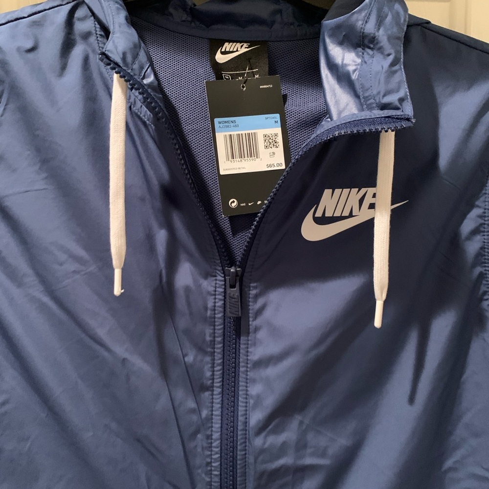 Women’s Nike sportswear jacket - Picture 5 of 5